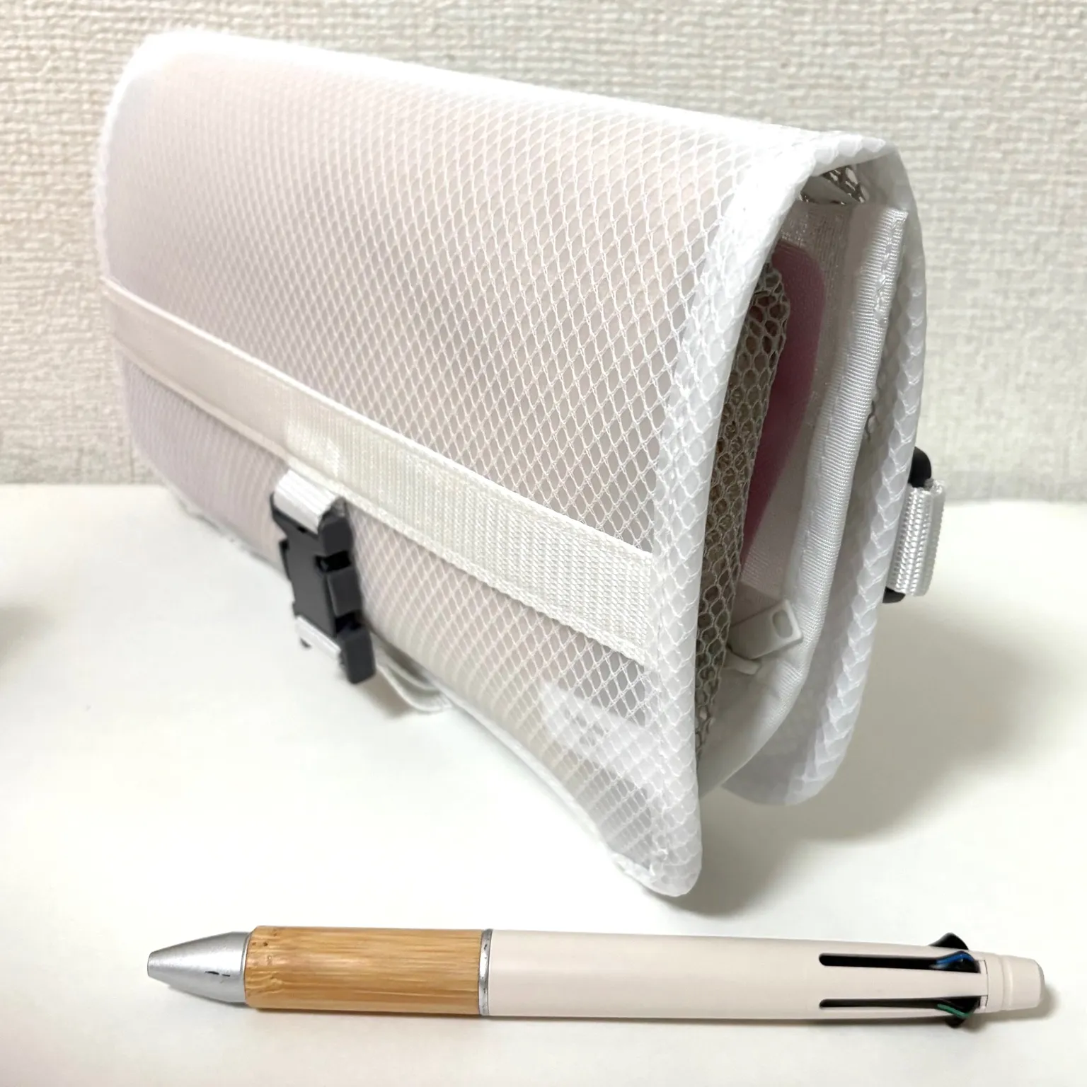 無印良品のEVA吊るせるケースの側方画像