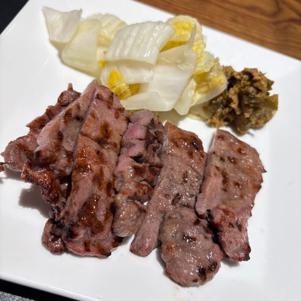 牛たん通りにある牛たんと仙台牛伊勢屋の牛たん